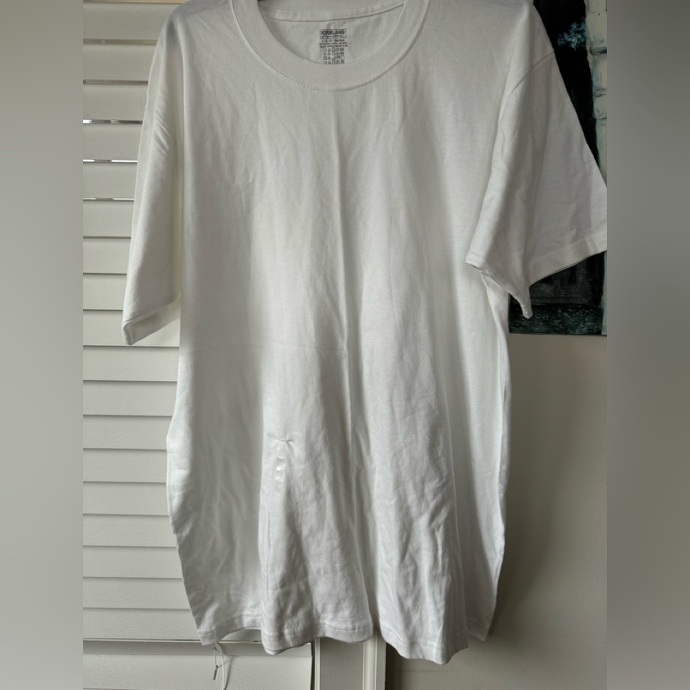 Kirkland Men’s white t-shirt size Large New